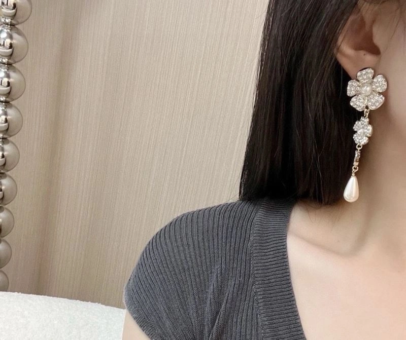 Breathable Chanel Earrings 231704