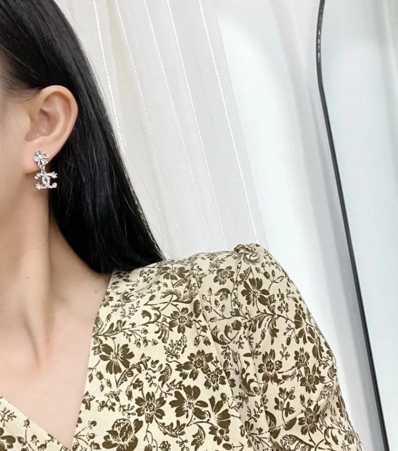 Stylish Chanel Earrings 231754