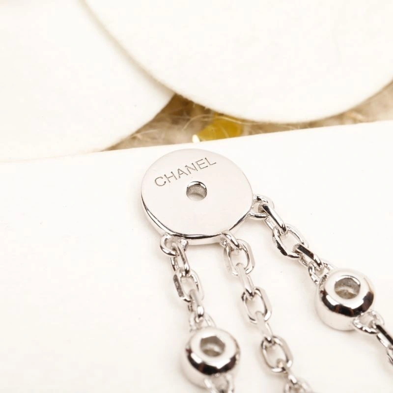 Supportive Chanel Earrings 231683