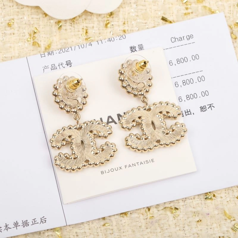 Chanel Earrings Compact 231784