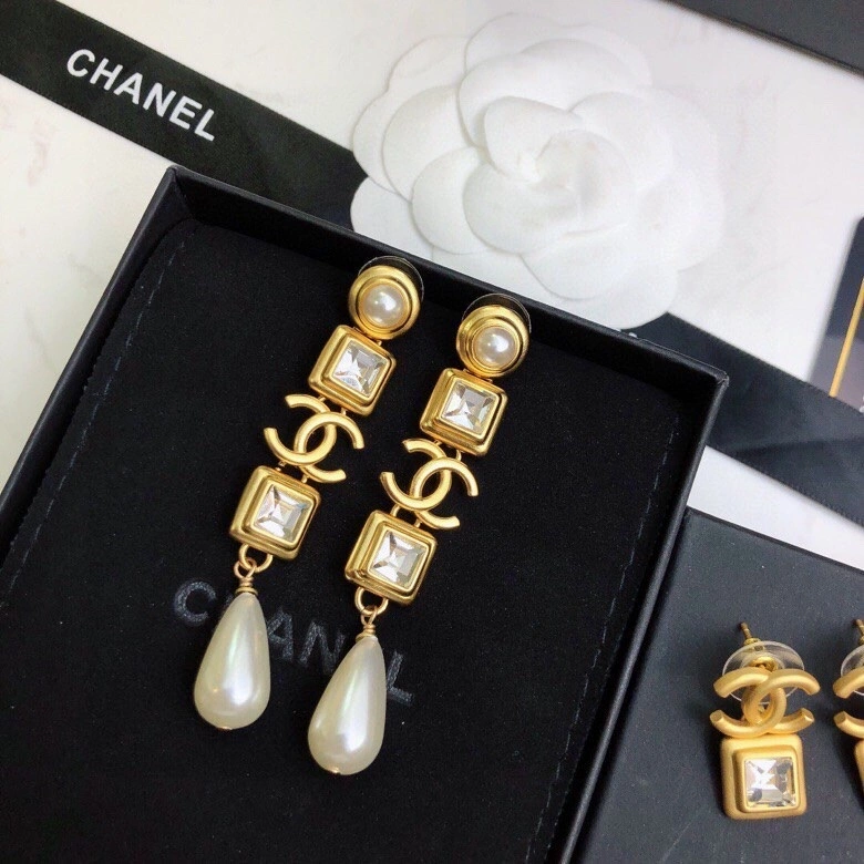 Chanel Earrings Minimalist 231671