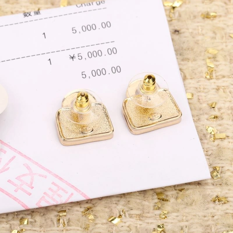 Chanel Earrings MoistureWicking 231660