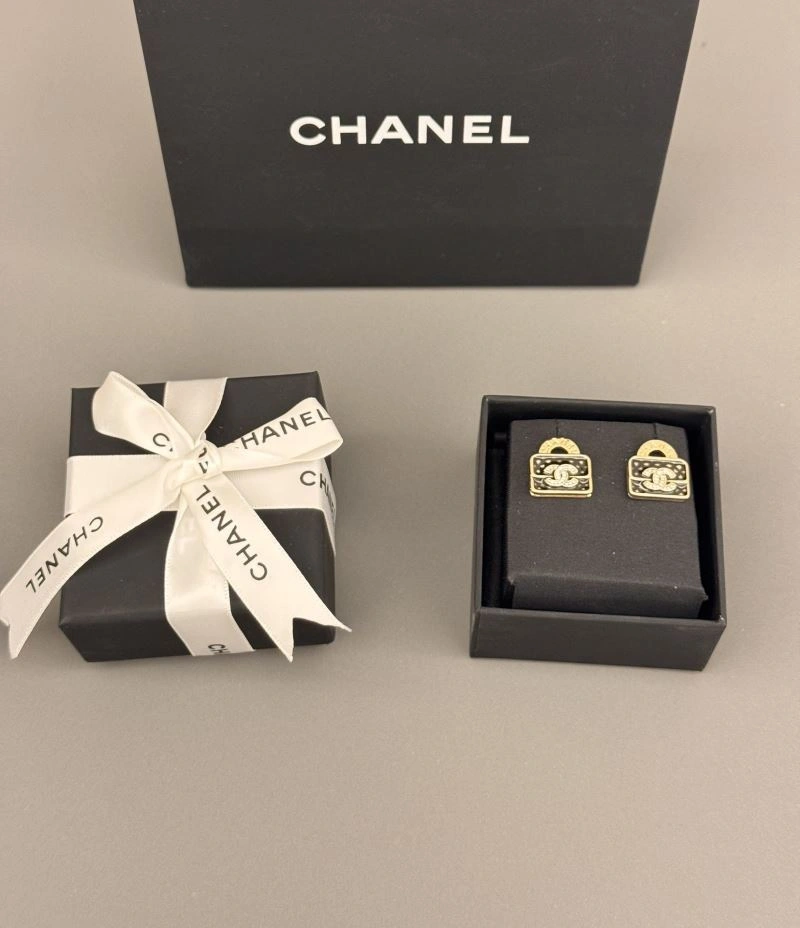 Chanel Earrings Reliable 231723