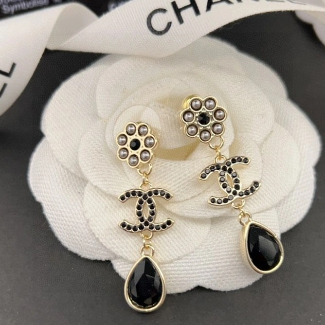 Chanel Earrings Minimalist 231626