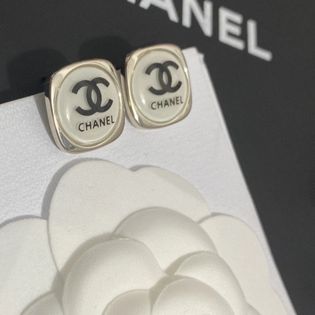 Chanel Earrings Functional 231652