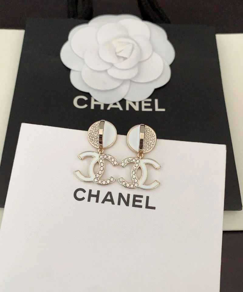 Supportive Chanel Earrings 231654