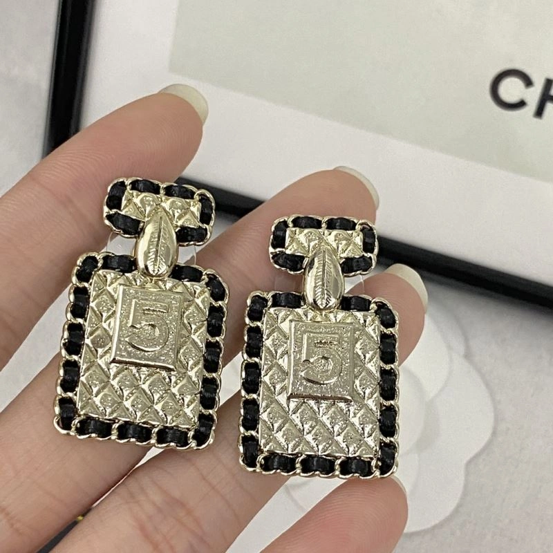 Chanel Earrings EasyMatch 231625