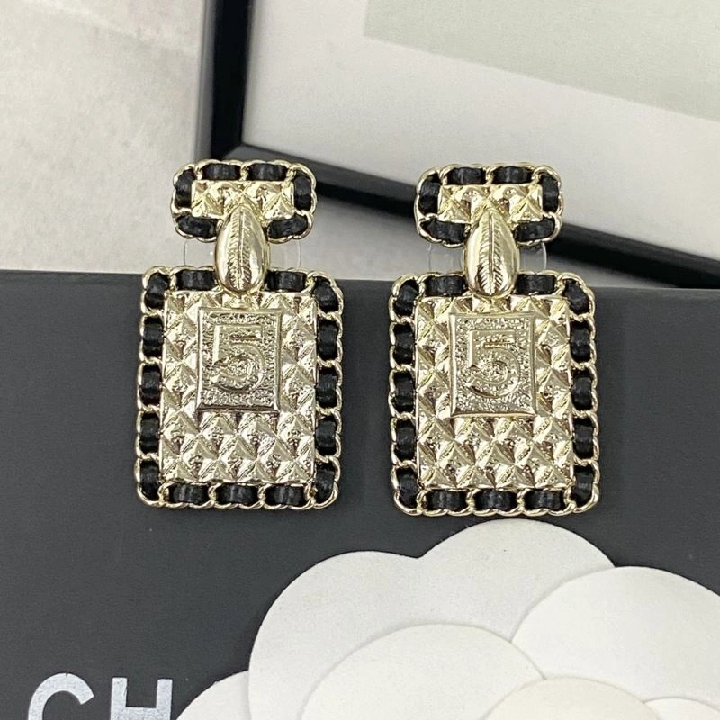 Chanel Earrings EasyMatch 231625
