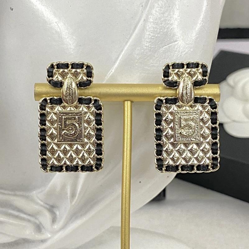 Chanel Earrings EasyMatch 231625