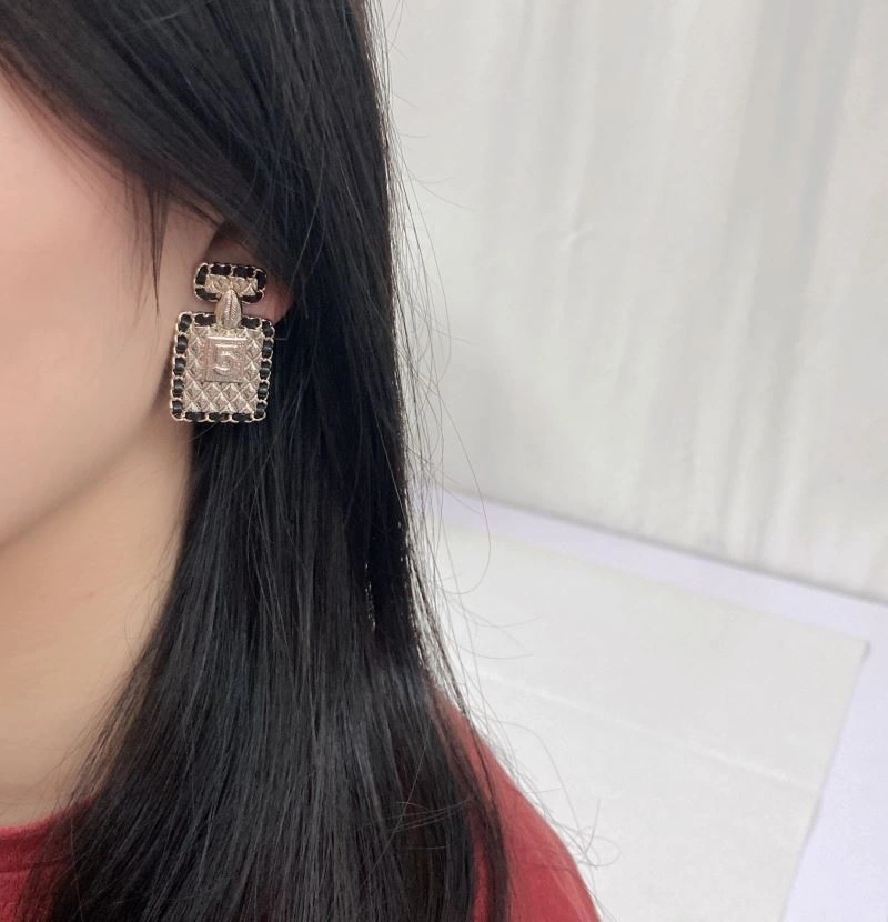 Chanel Earrings EasyMatch 231625