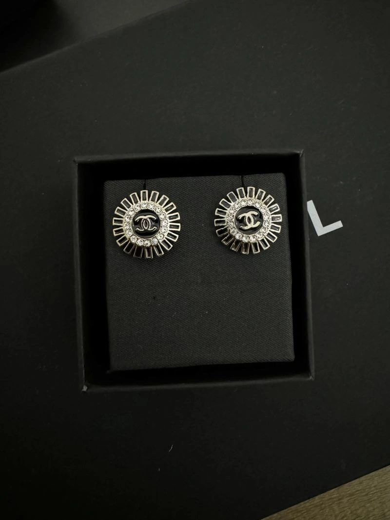 Chanel Earrings Compact 231609