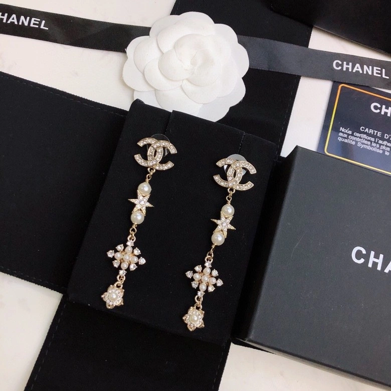 Unique Chanel Earrings 231603