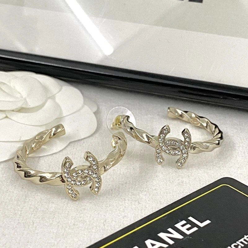 Chanel Earrings Breathable 231628