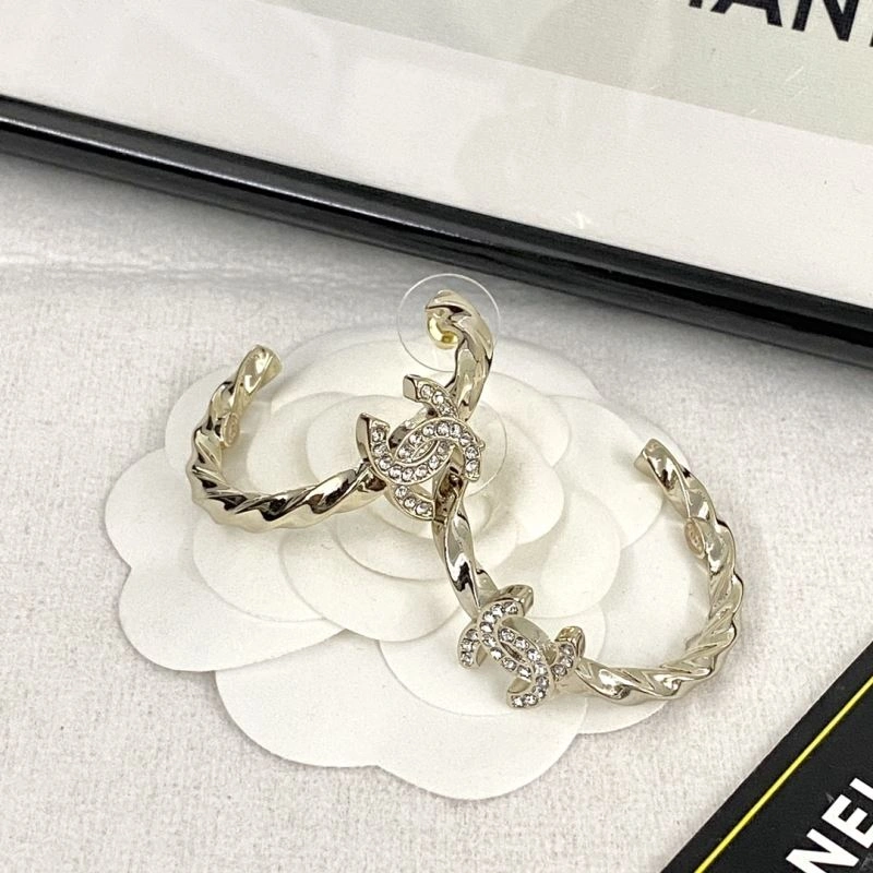 Chanel Earrings Breathable 231628