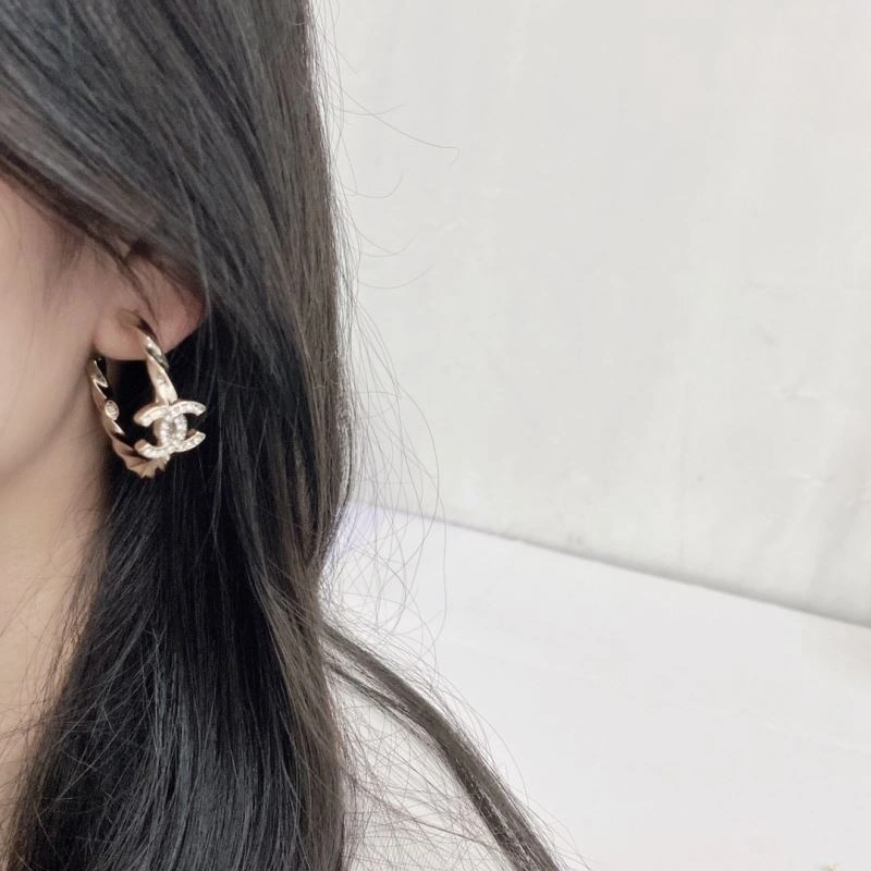 Chanel Earrings Breathable 231628