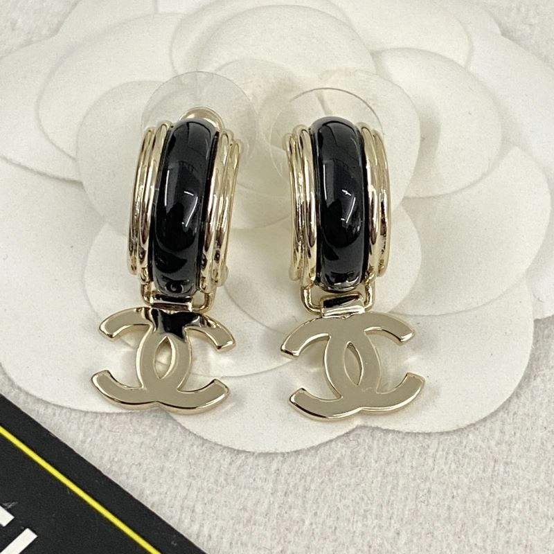 Minimalist Chanel Earrings 231598