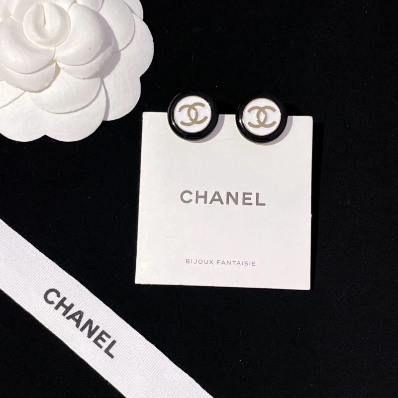 Chanel Earrings Trendsetting 231572