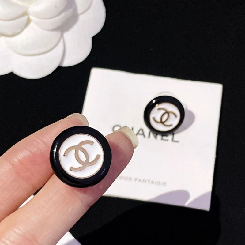 Chanel Earrings Trendsetting 231572