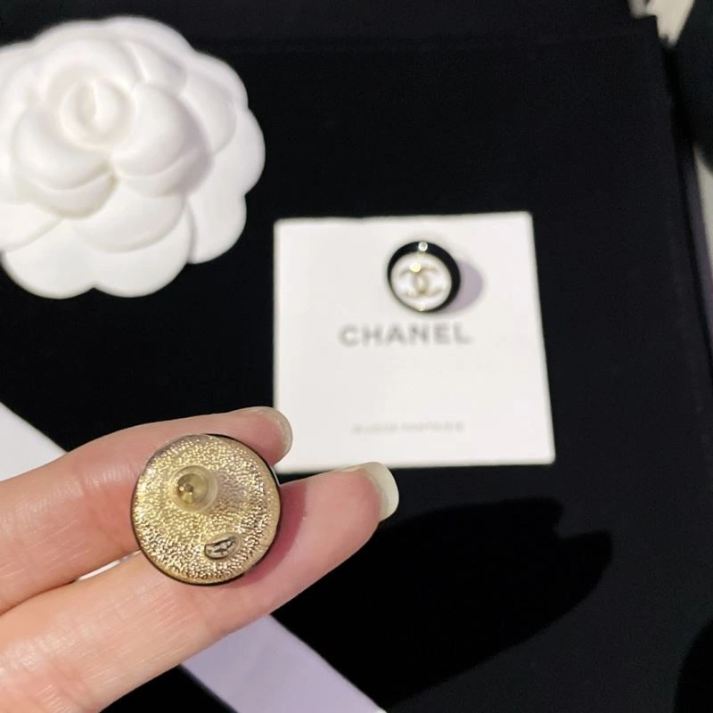 Chanel Earrings Trendsetting 231572