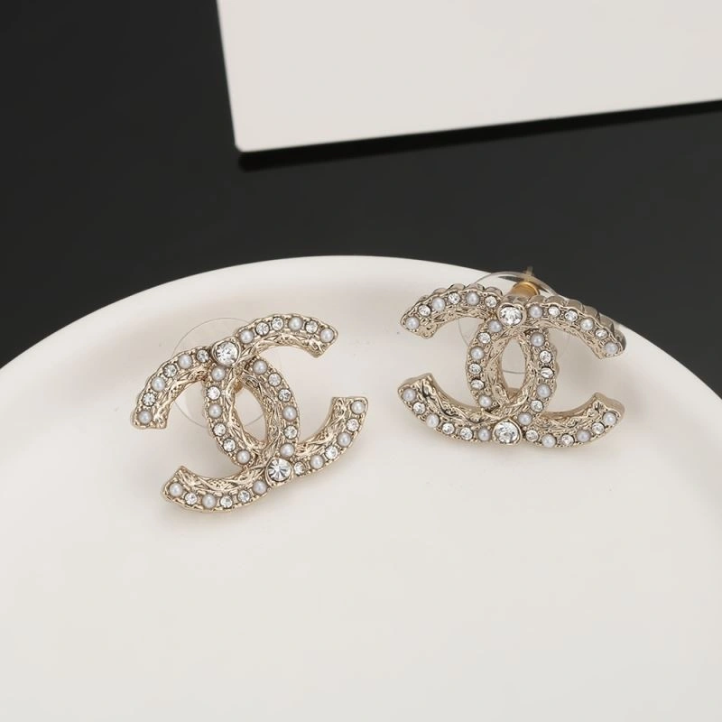 Chic Chanel Earrings 231632
