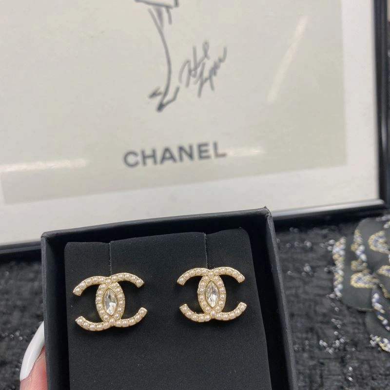 Chanel Earrings RelaxedFit 230210