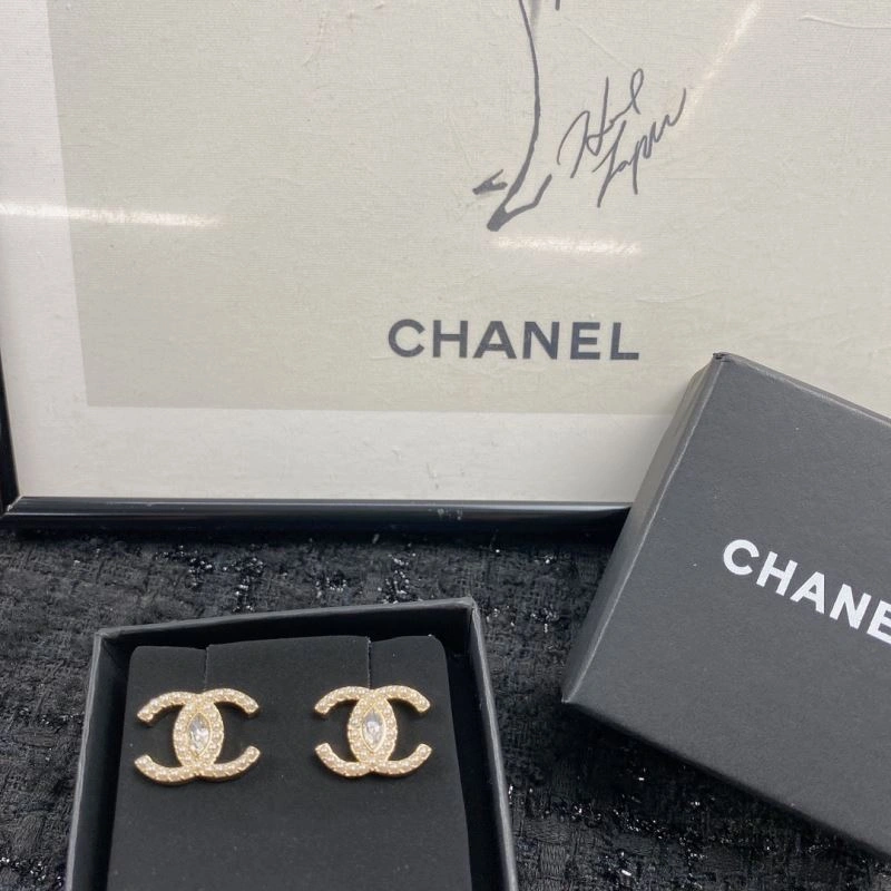 Chanel Earrings RelaxedFit 230210