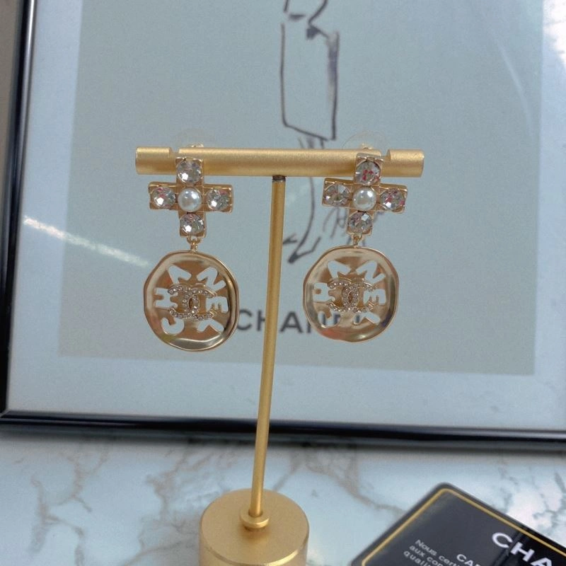 EyeCatching Chanel Earrings 230202