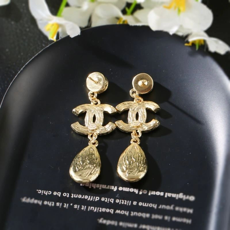 Effortless Chanel Earrings 230199