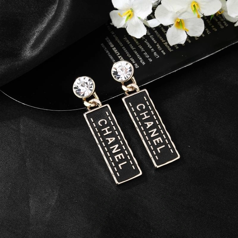 Chanel Earrings Refined 230173