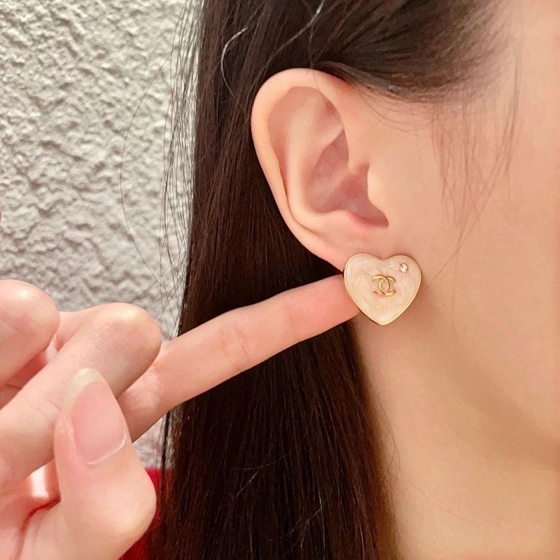Chanel Earrings Compact 230205