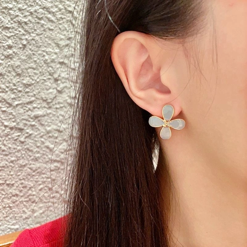 Soft Chanel Earrings 230169