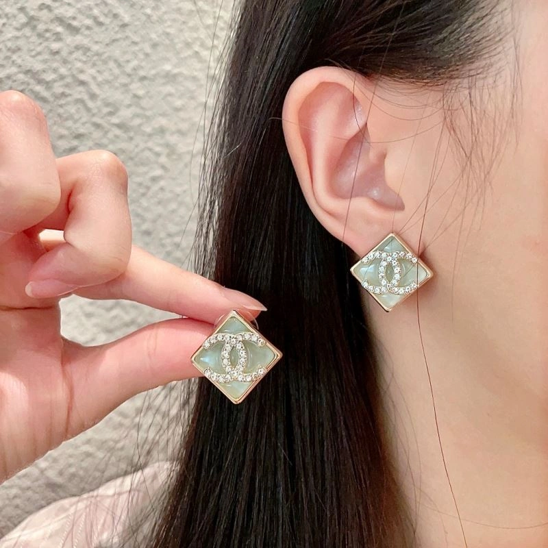 Chanel Earrings Efficient 230178