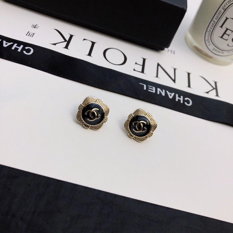 Lightweight Chanel Earrings 230152