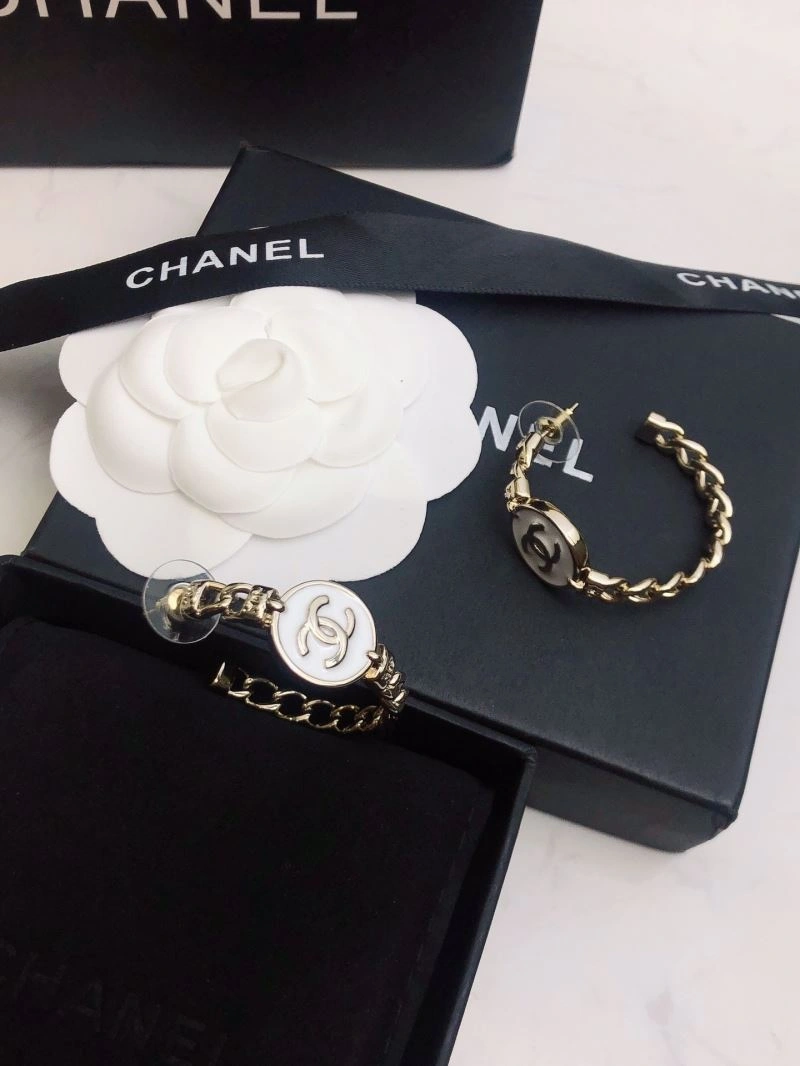 Resilient Chanel Earrings 230162