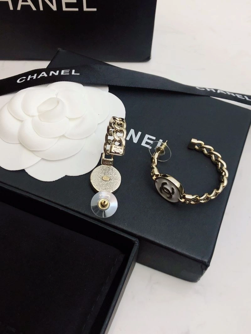 Resilient Chanel Earrings 230162