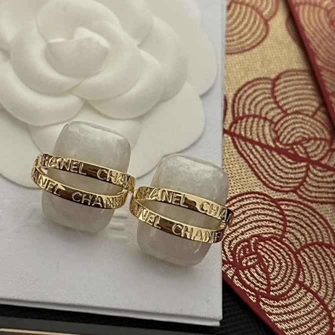 Chanel Earrings Breathable 230133