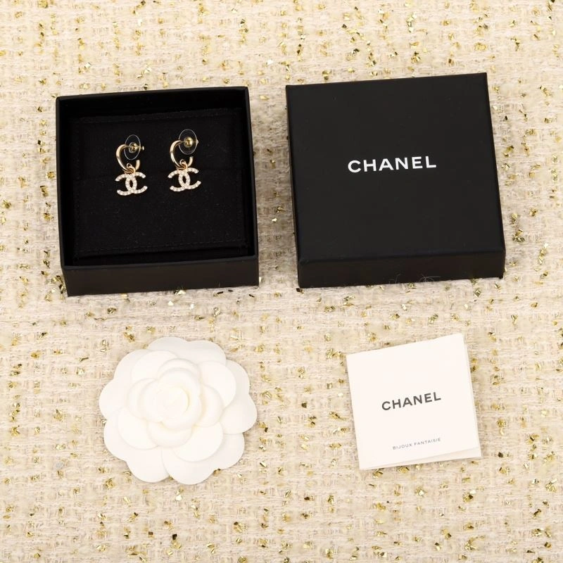 EyeCatching Chanel Earrings 230125