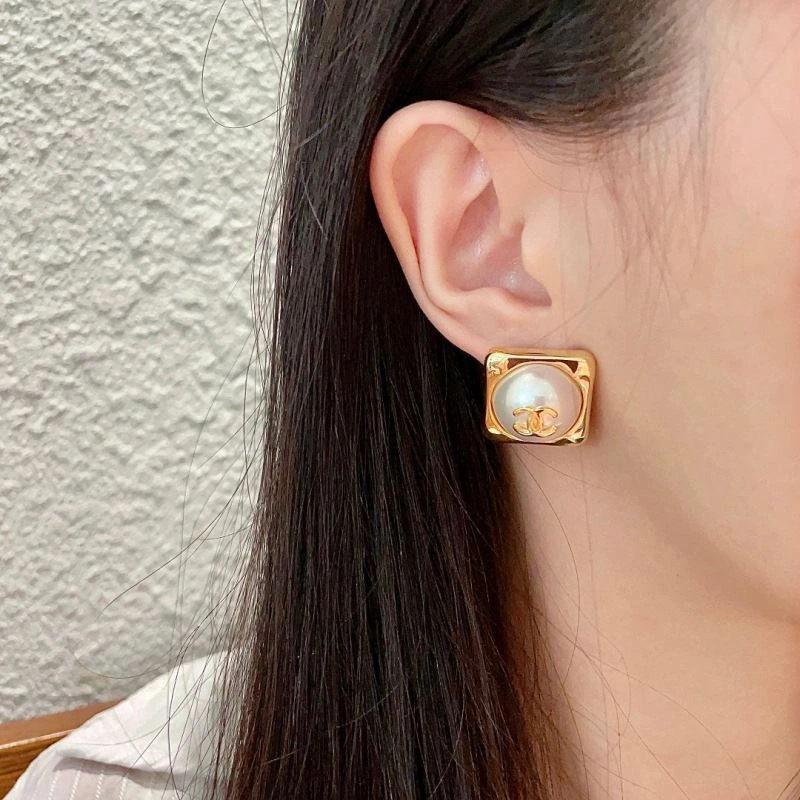 EyeCatching Chanel Earrings 230109