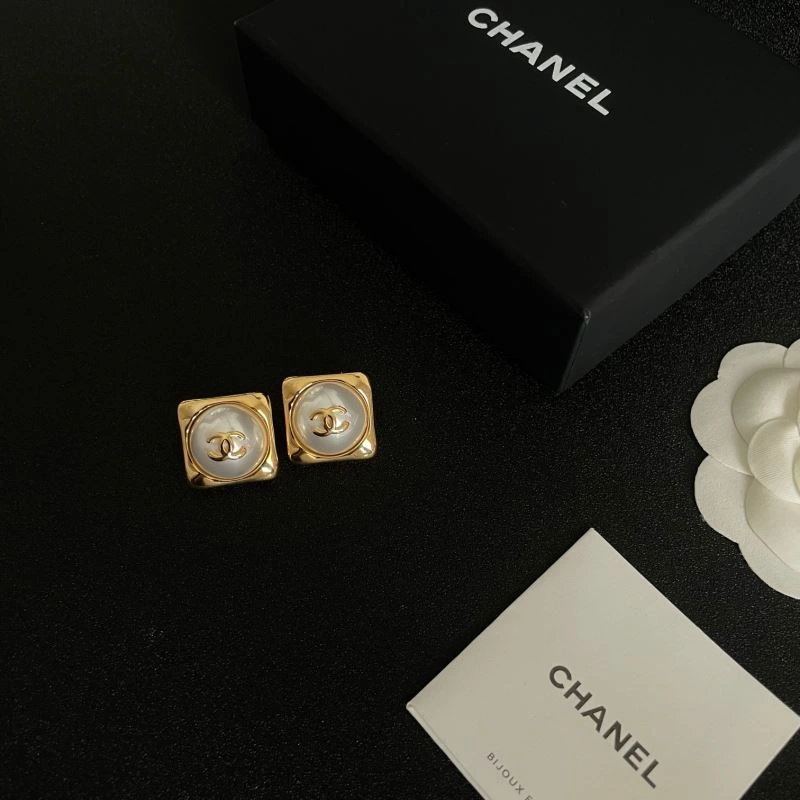 EyeCatching Chanel Earrings 230109