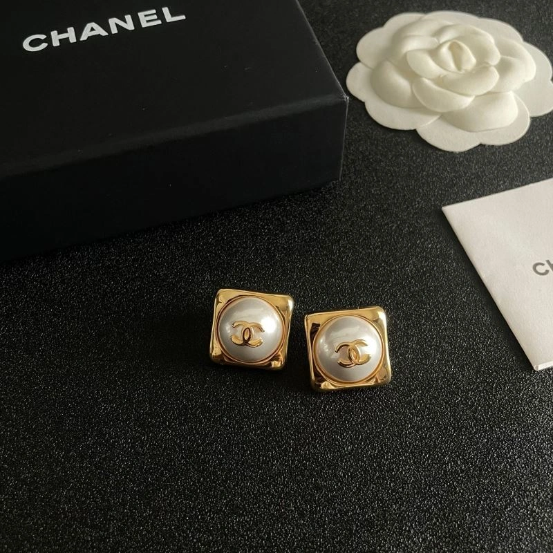 EyeCatching Chanel Earrings 230109