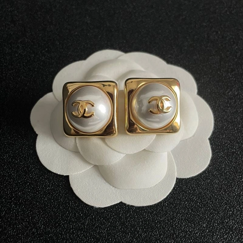 EyeCatching Chanel Earrings 230109