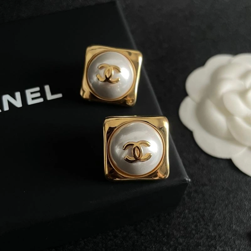 EyeCatching Chanel Earrings 230109