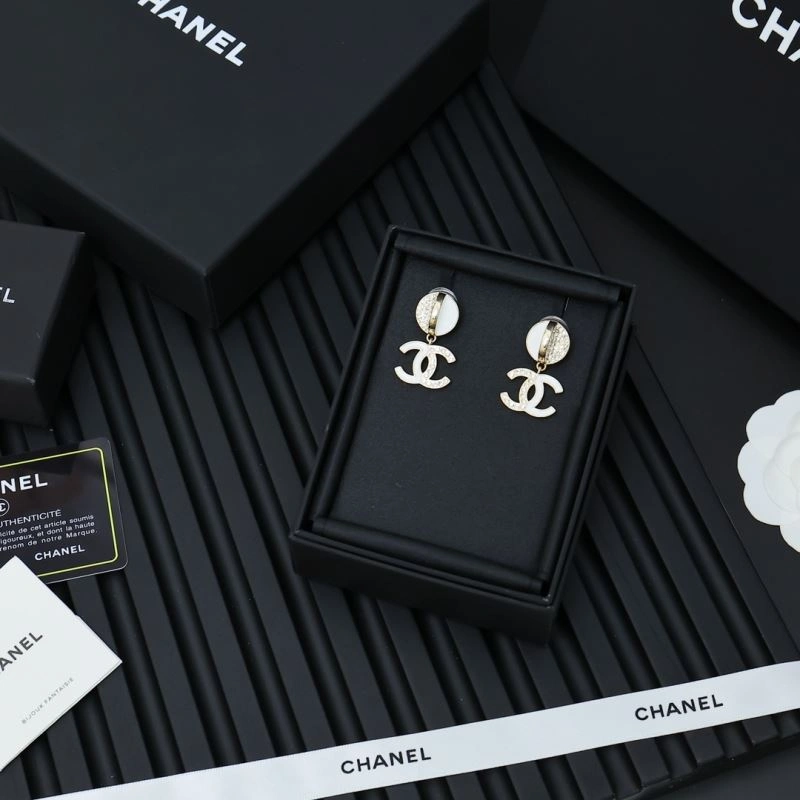 Chanel Earrings Soft 230120