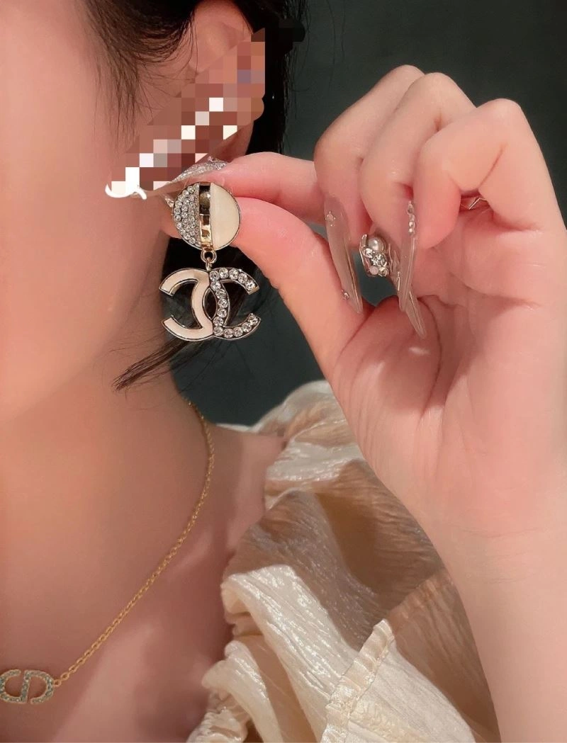 Chanel Earrings Soft 230120