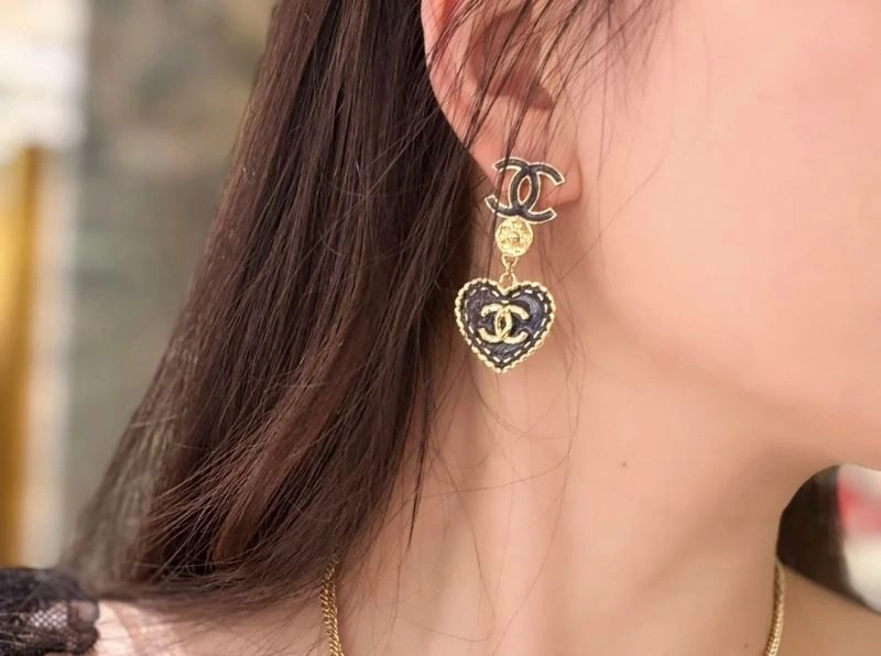 Chanel Earrings EyeCatching 230095