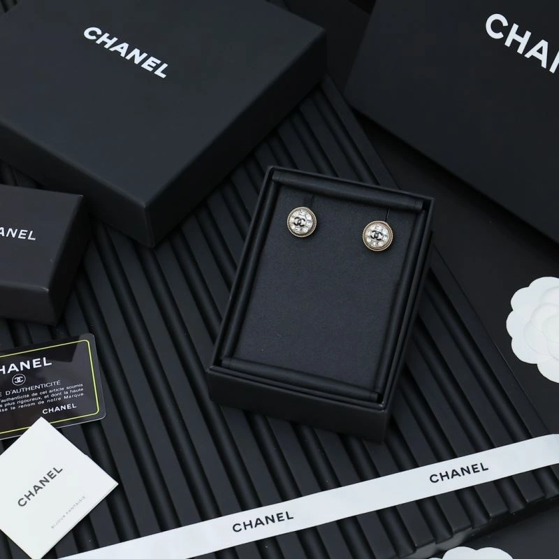 Durable Chanel Earrings 230086