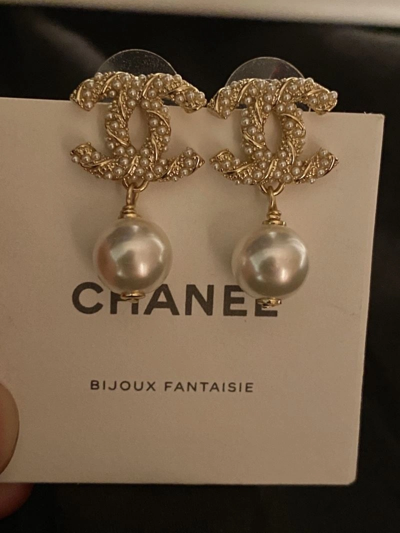Chanel Earrings Vibrant 230085