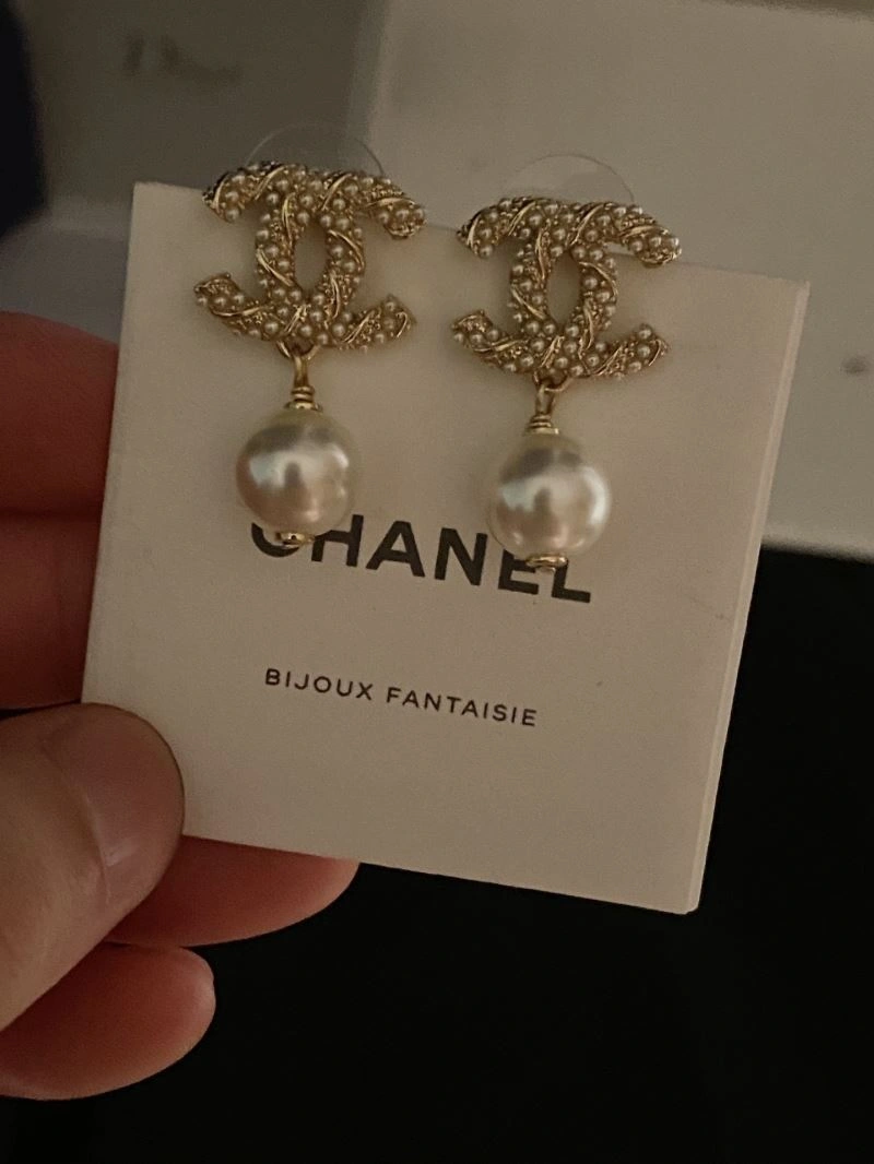 Chanel Earrings Vibrant 230085