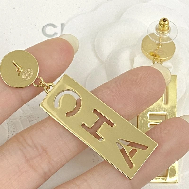 Chanel Earrings Lightweight 230083