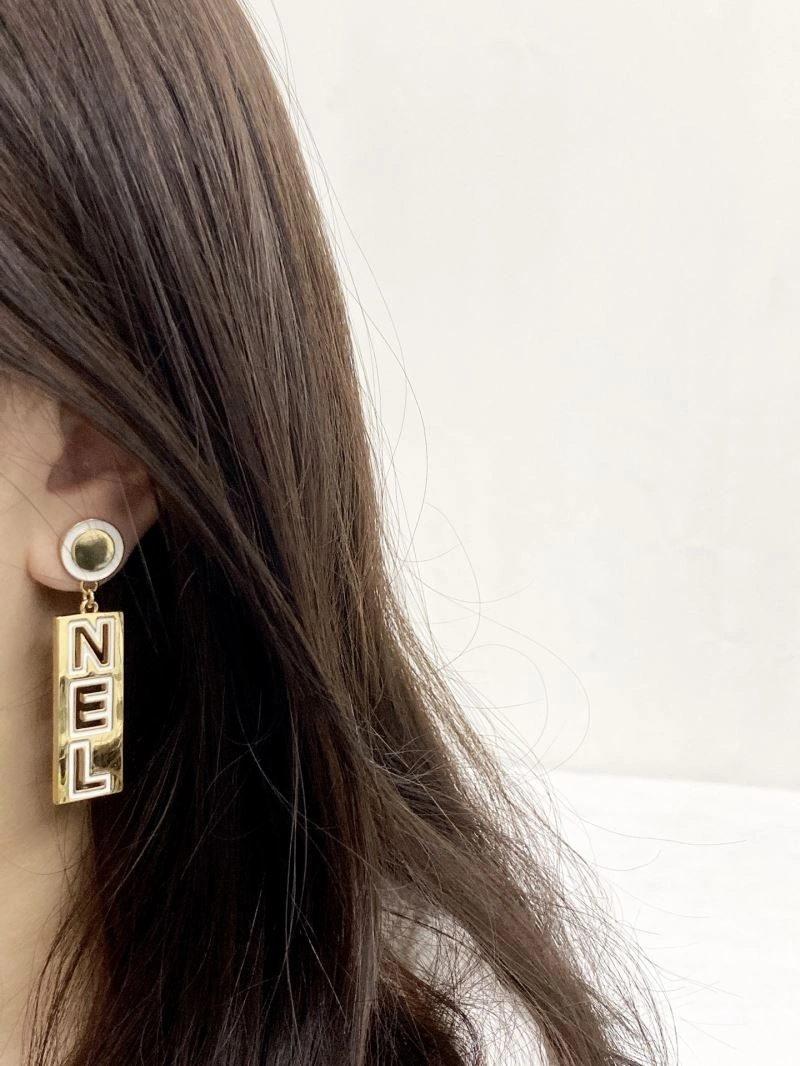 Chanel Earrings Lightweight 230083